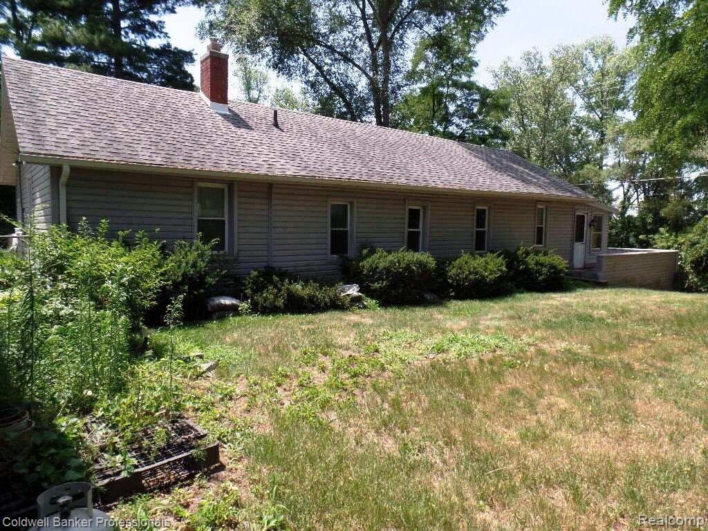 2550 Loon Lake Road Wixom, MI 48393 - Photo 18 of 20