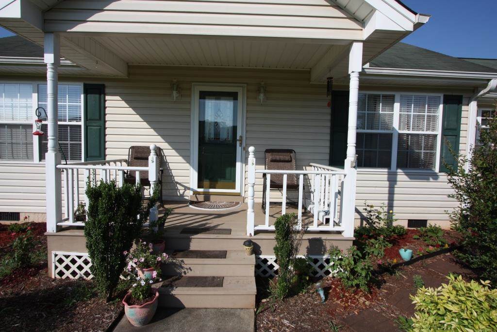 449 Chetola Road Seneca, SC 29672 - Photo 3 of 27 Gallery Image 3