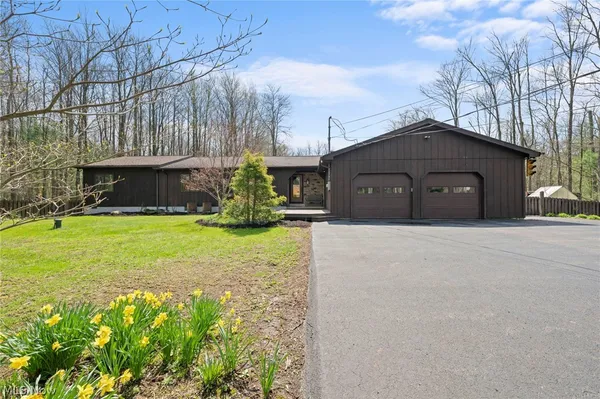 $565,000 | 12435 Pearl Road, Chardon, OH 44024