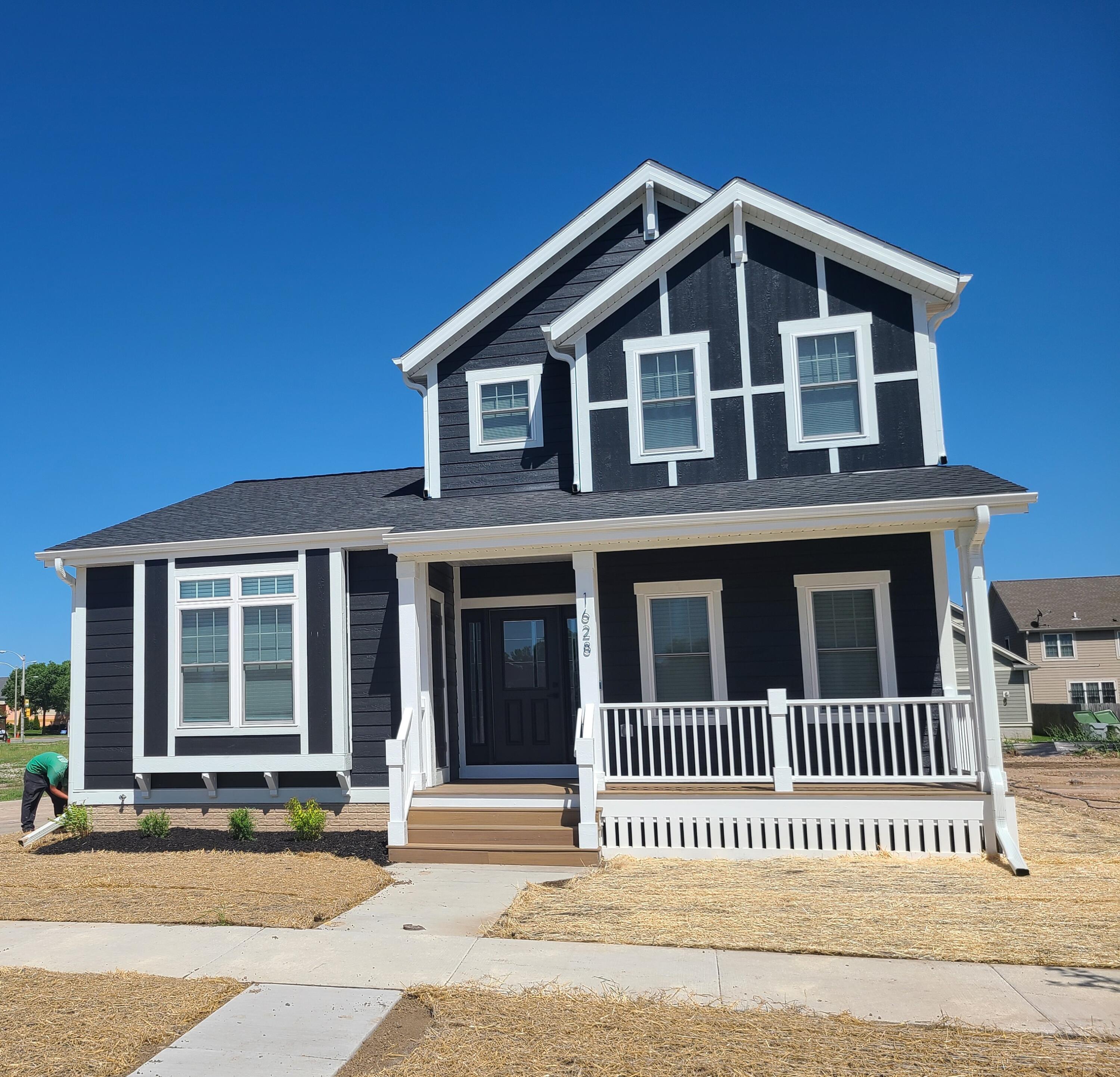 1607 North 21st Street Milwaukee, WI 53205 - Photo 4 of 15 Photo of previously built model (example of construction)