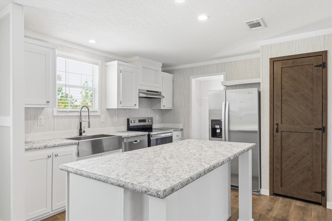 560 Elmer Thrift Road Waycross, GA 31503 - Photo 11 of 36