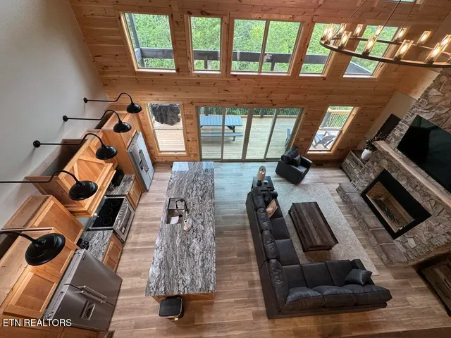 $2,750,000 | 5 Caney Creek, Pigeon Forge, TN 37863
