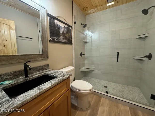 $2,750,000 | 5 Caney Creek, Pigeon Forge, TN 37863