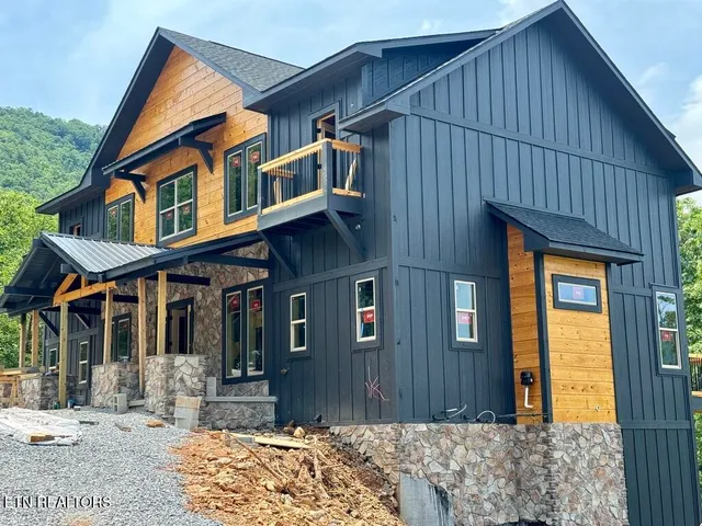 $2,750,000 | 5 Caney Creek, Pigeon Forge, TN 37863