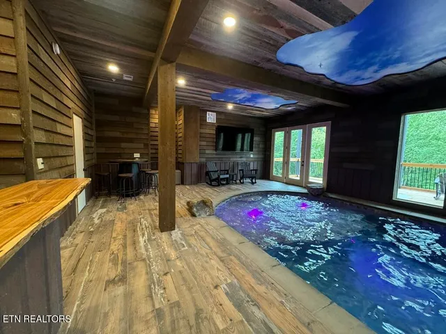 $2,750,000 | 5 Caney Creek, Pigeon Forge, TN 37863