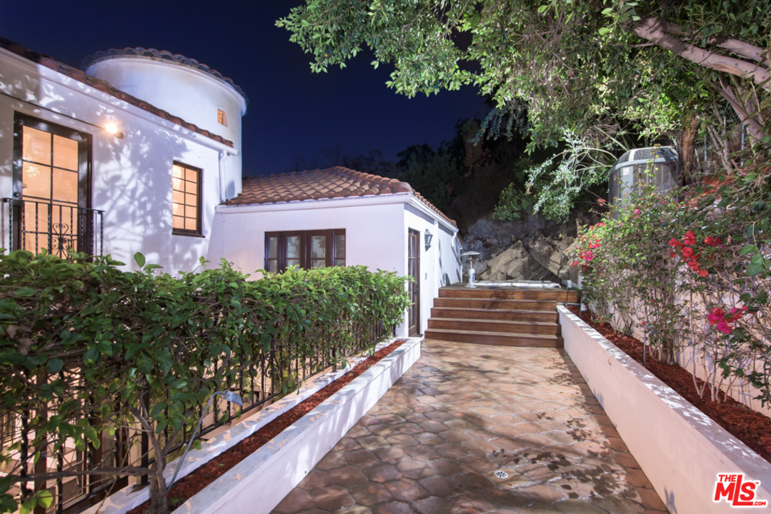1467 North Kings Road West Hollywood, CA 90069 - Photo 25 of 30