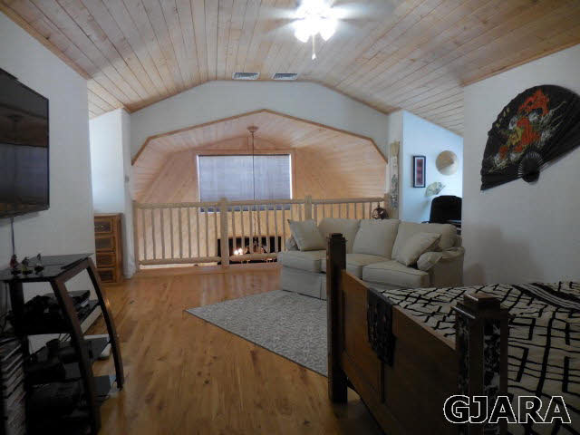 3581 G Road Palisade, CO 81526 - Photo 28 of 41 a living room with furniture