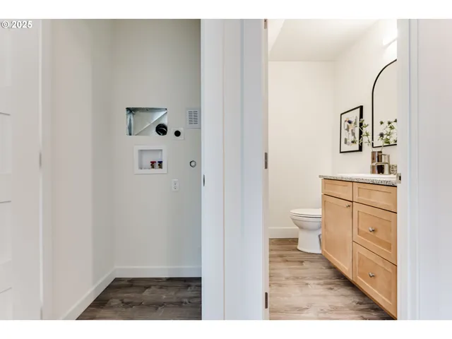 $350,000 | 9 North Monroe Street, Unit D, Eugene, OR 97402