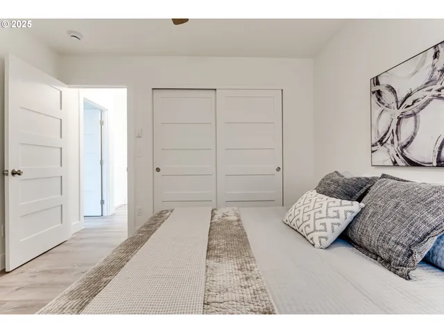 $350,000 | 9 North Monroe Street, Unit D, Eugene, OR 97402