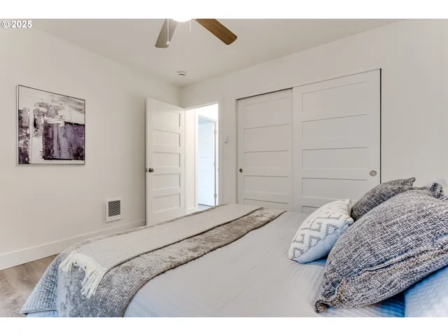 $350,000 | 9 North Monroe Street, Unit D, Eugene, OR 97402