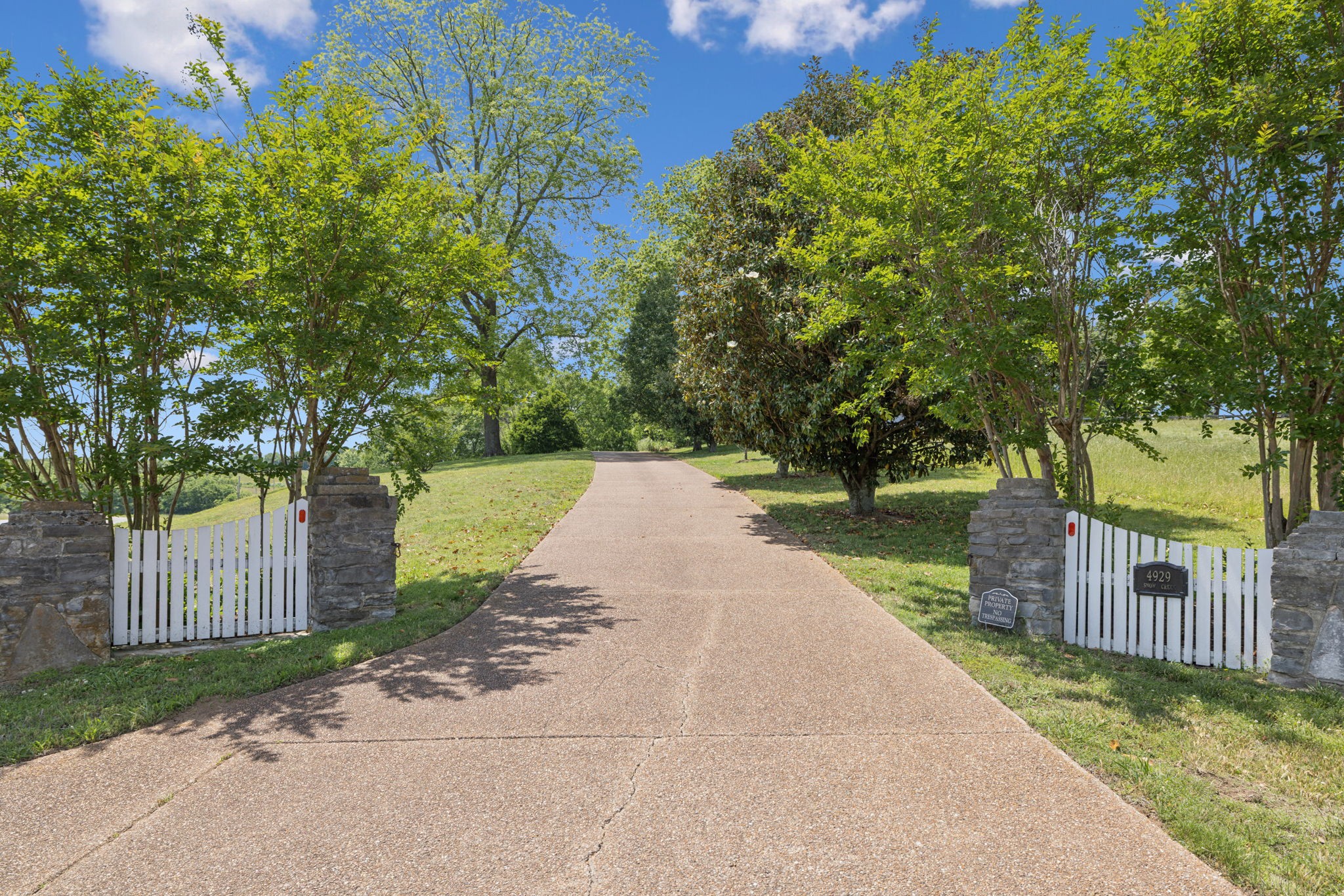 4929 Snow Creek Road Santa Fe, TN 38482 - Photo 2 of 94