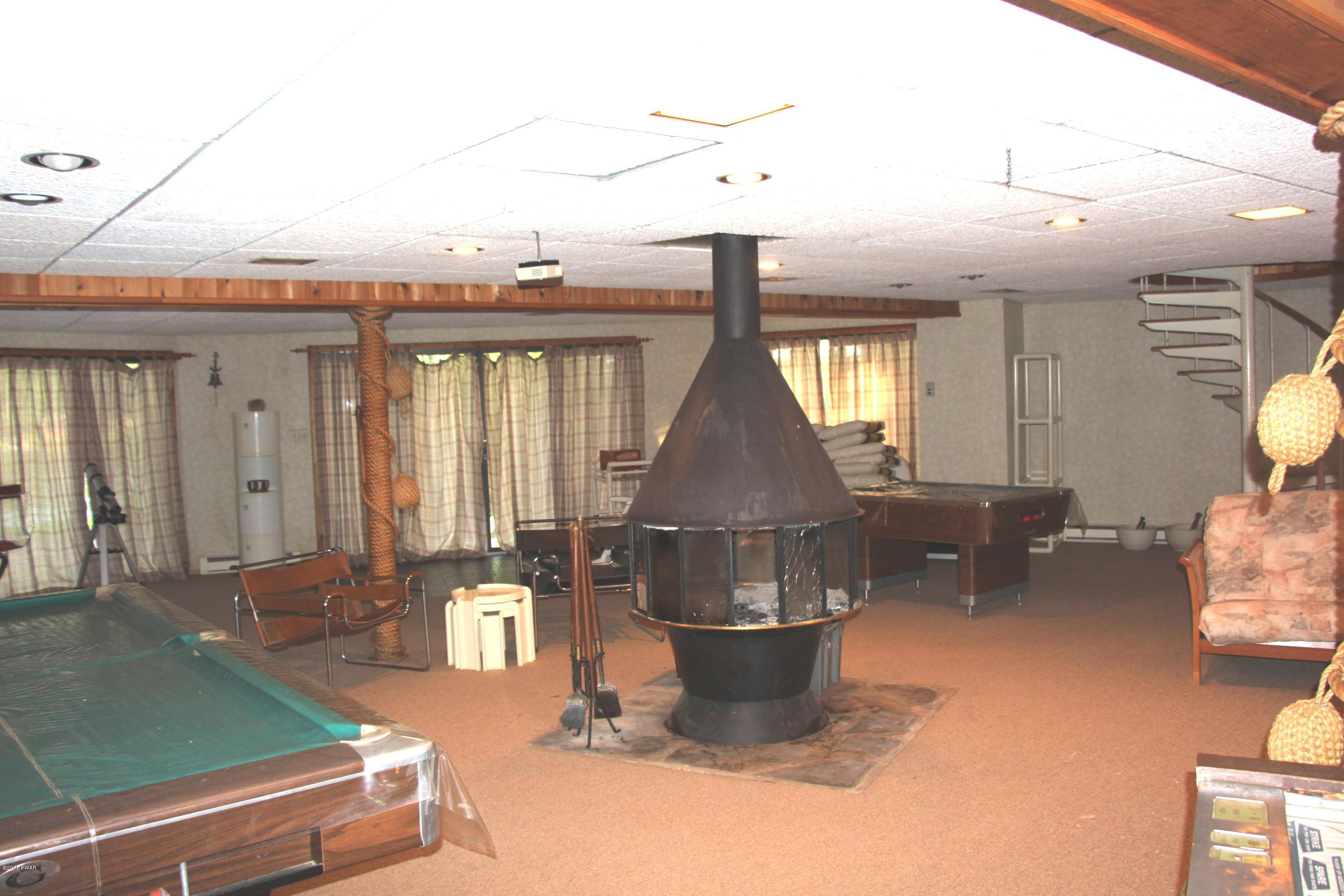 162 Lk Shr Road Shohola, PA 18458 - Photo 4 of 13 Gallery Image 4