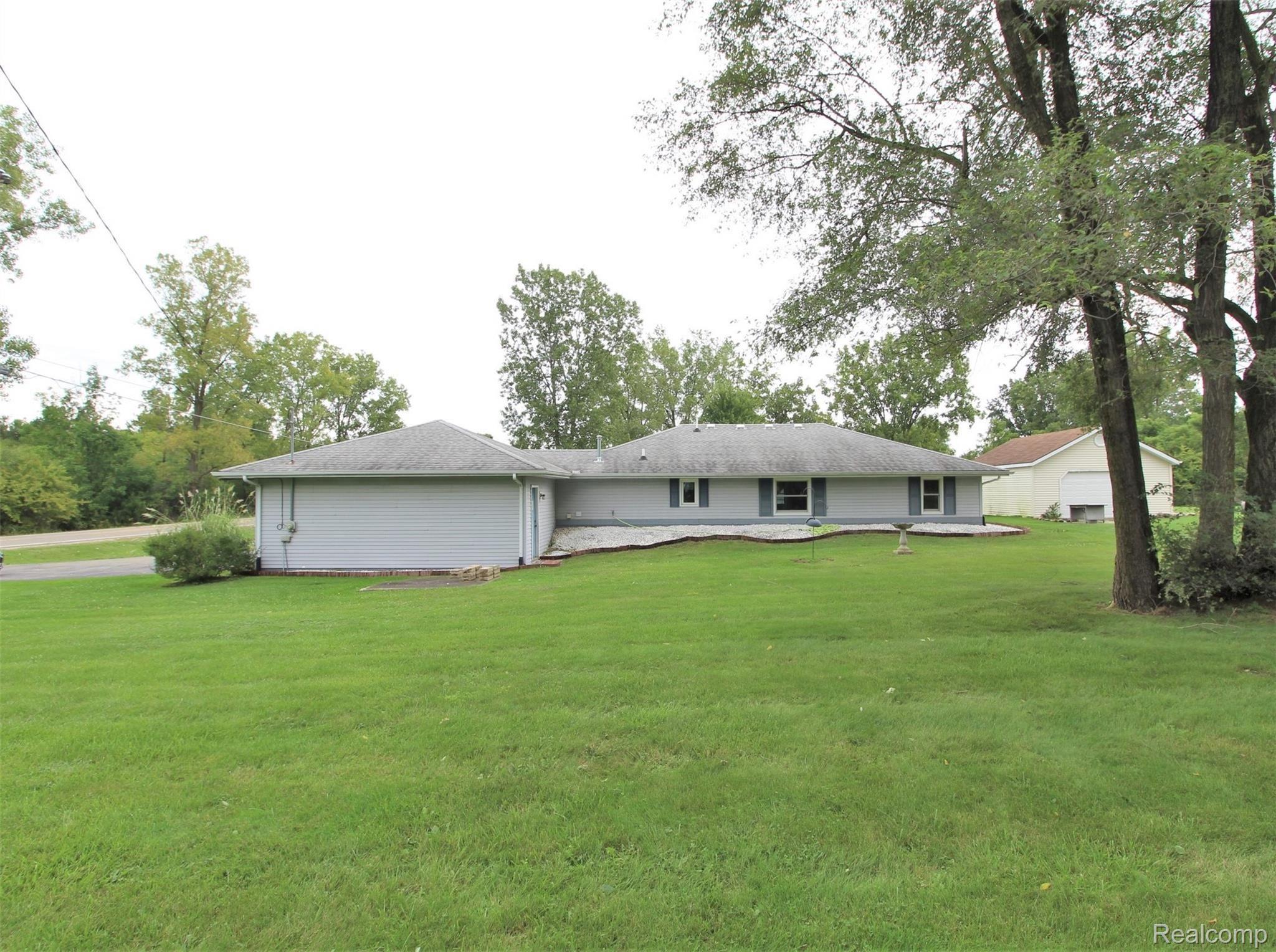 5252 North Center Road Flint, MI 48506 - Photo 33 of 40 IMG_9410.JPG