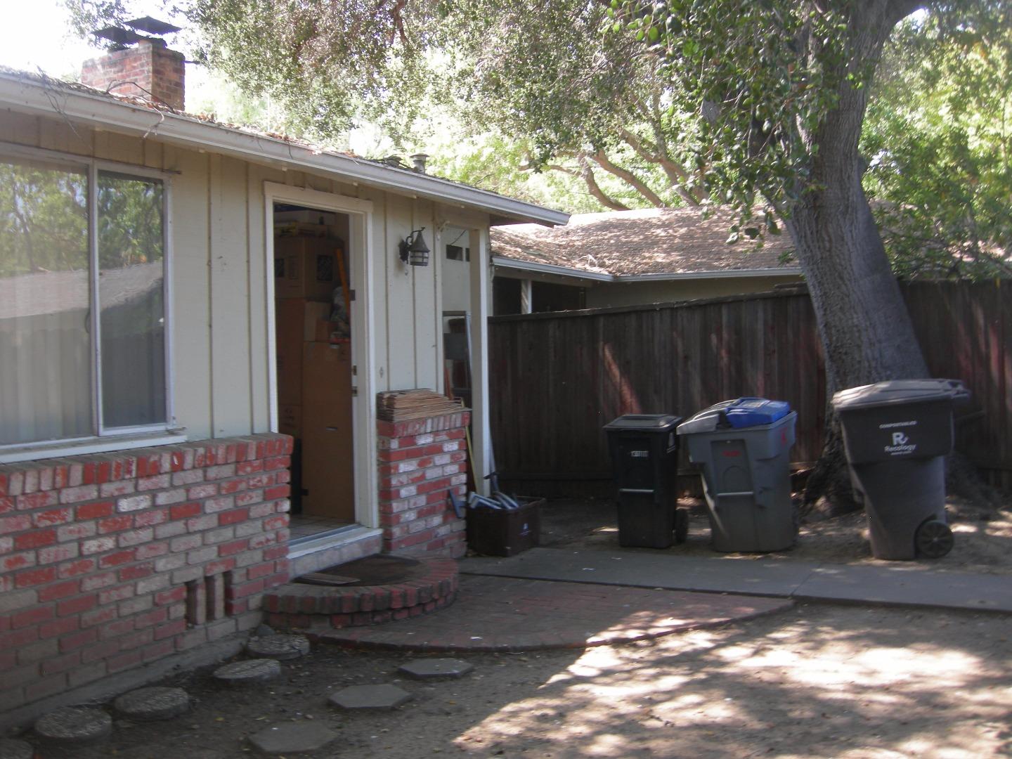 1735 Springer Road Mountain View, CA 94040 - Photo 8 of 14