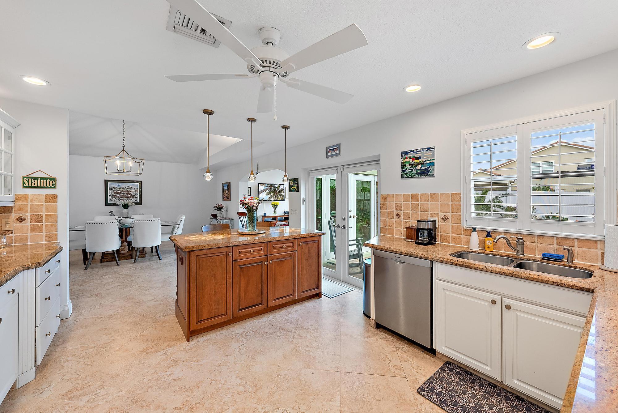 149 Stonebriar Boulevard Jupiter, FL 33458 - Photo 11 of 42 Kitchen