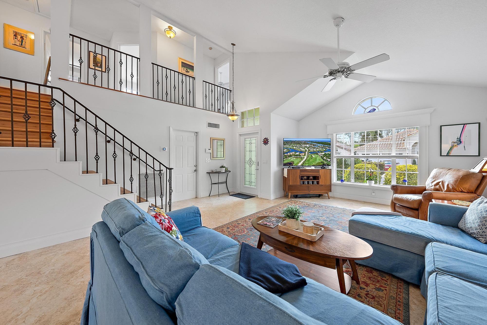 149 Stonebriar Boulevard Jupiter, FL 33458 - Photo 5 of 42 Living