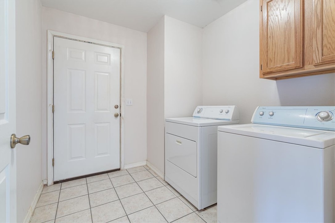 2410 Turner Way Pea Ridge, AR 72751 - Photo 21 of 23 Great Laundry area