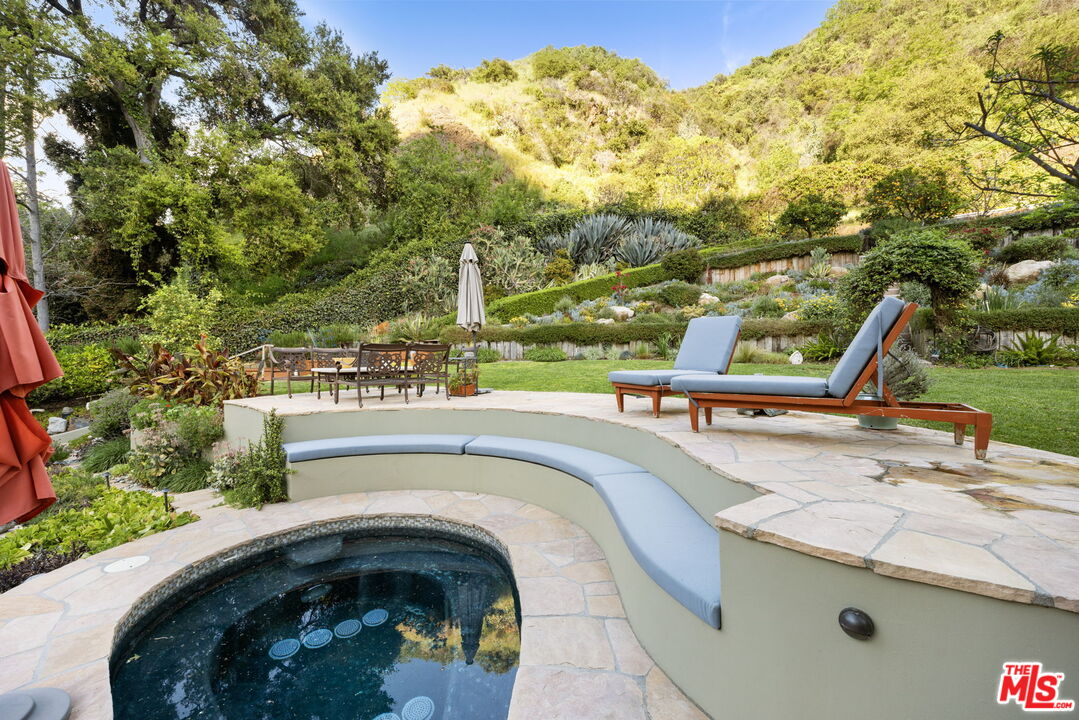 2618 Mandeville Canyon Road Los Angeles, CA 90049 - Photo 31 of 45 a view of outdoor space and entertaining space