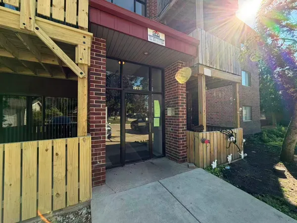 $1,750 | 1360 Brook Street, Unit F, St. Charles, IL 60174