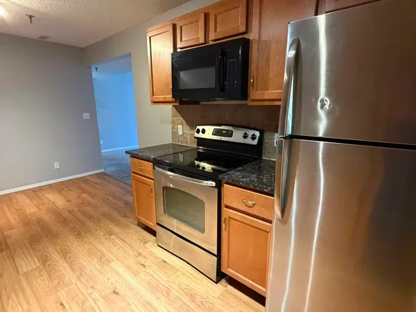 $1,750 | 1360 Brook Street, Unit F, St. Charles, IL 60174