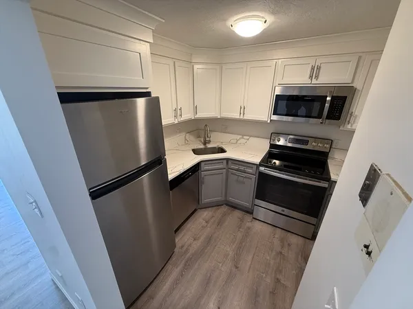 $1,700 | 151 Providence Road, Unit H, Grafton, MA 01519