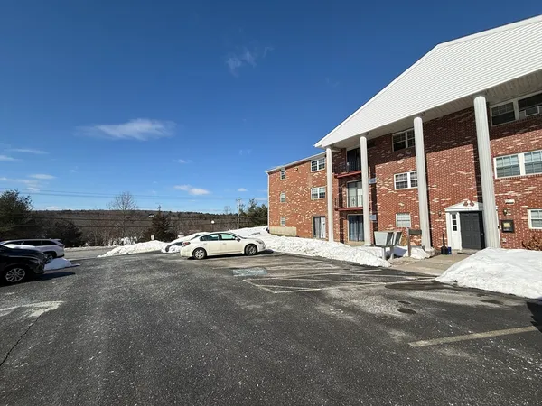 $1,700 | 151 Providence Road, Unit H, Grafton, MA 01519