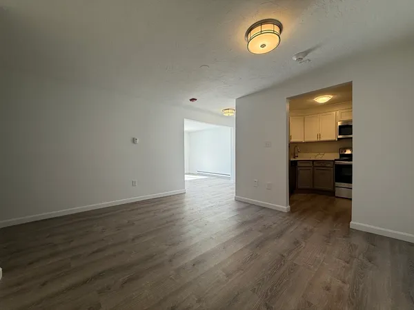 $1,700 | 151 Providence Road, Unit H, Grafton, MA 01519