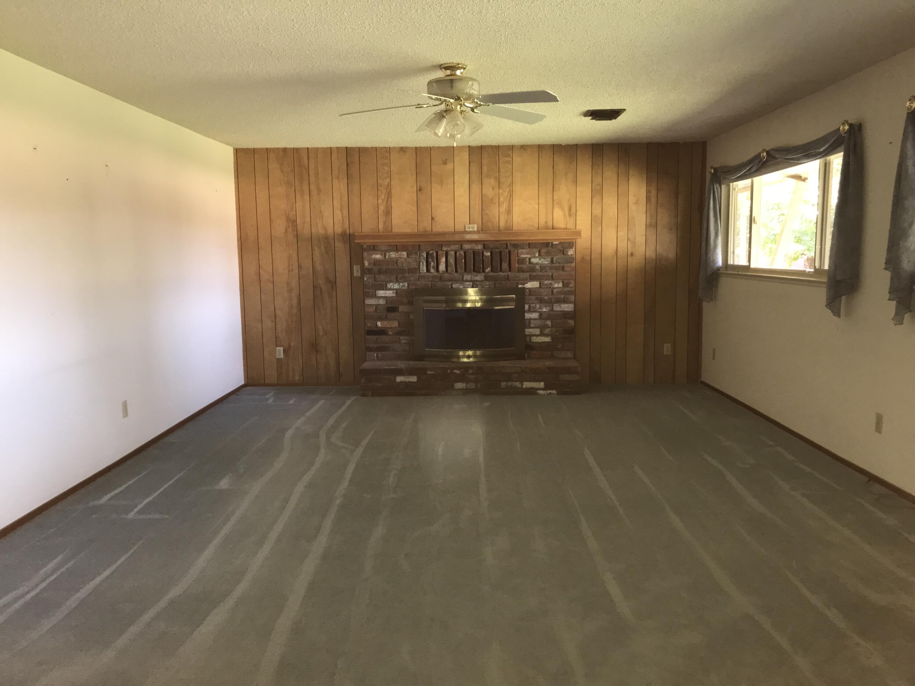 21990 Stone Meadows Road Palo Cedro, CA 96073 - Photo 14 of 26 Living Room