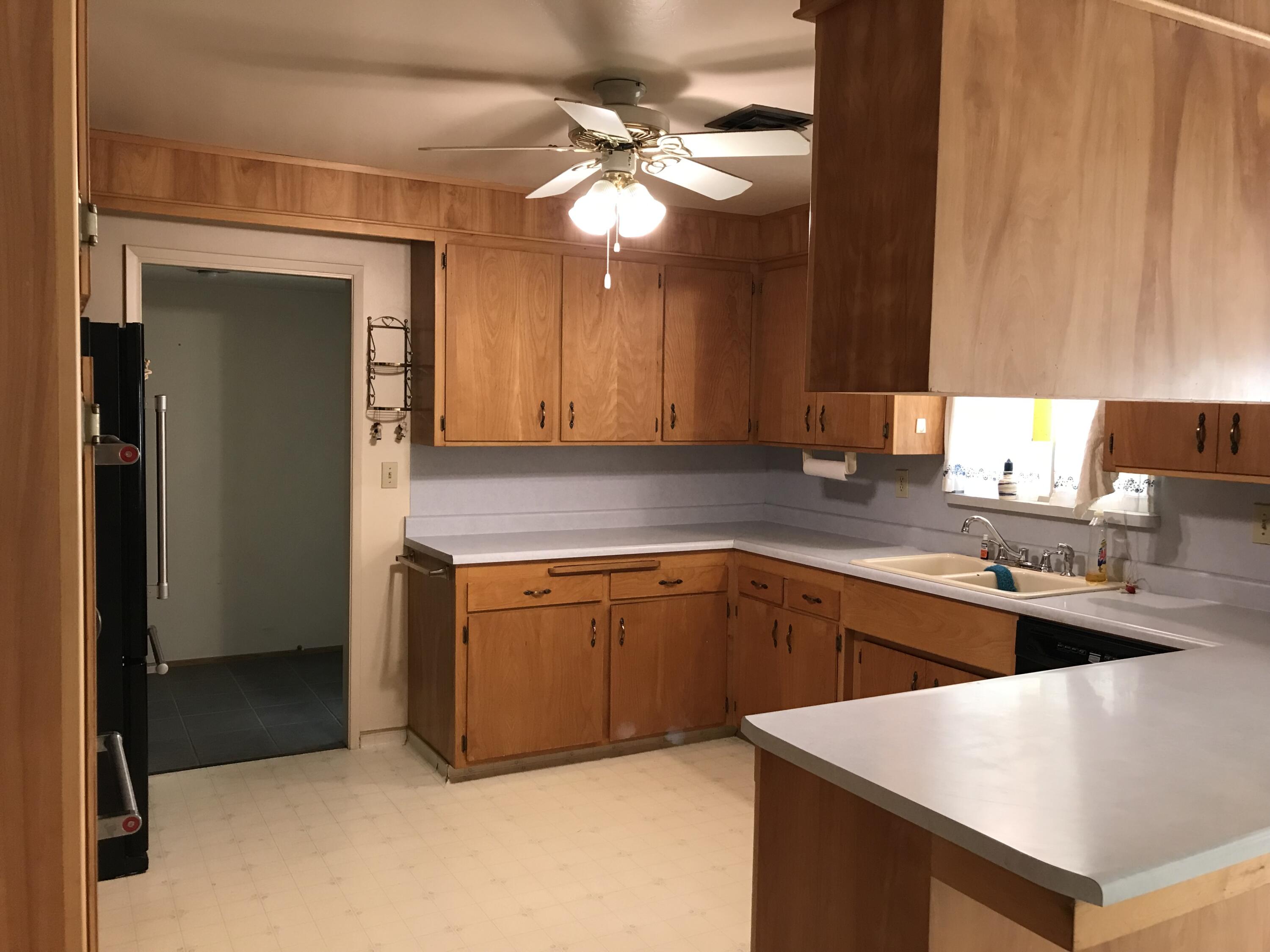 21990 Stone Meadows Road Palo Cedro, CA 96073 - Photo 17 of 26 Kitchen