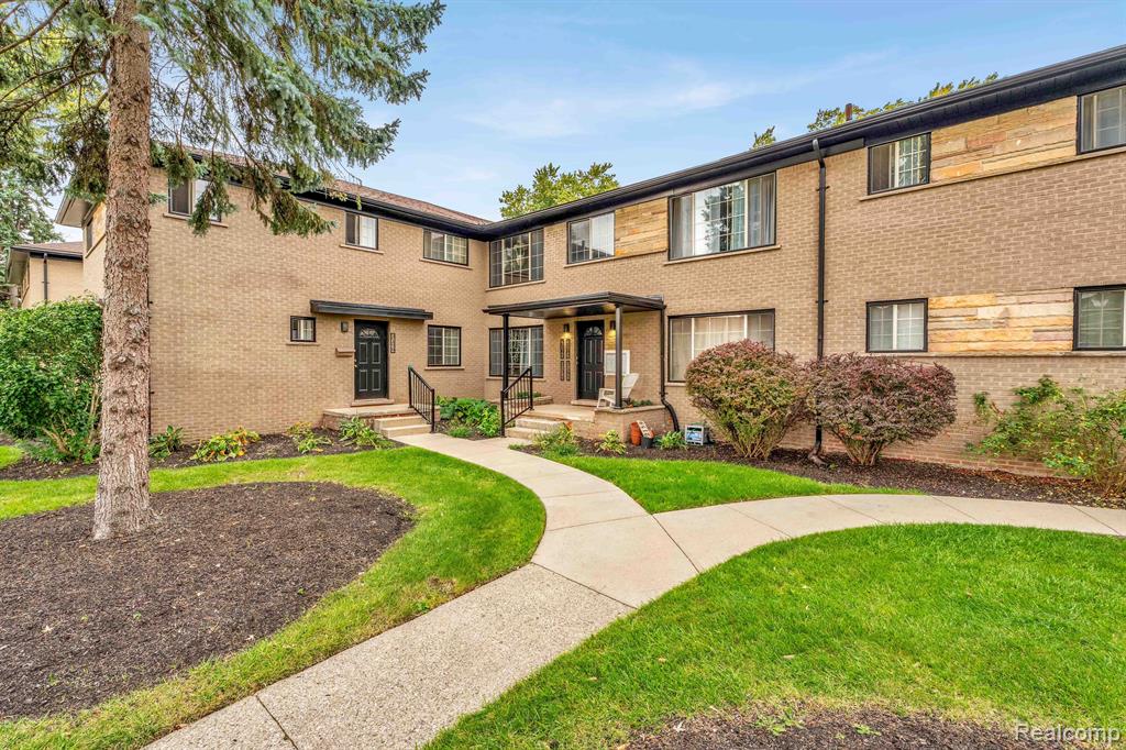 2101 East Maple Road, Unit 2129 Birmingham, MI 48009 - Photo 16 of 17