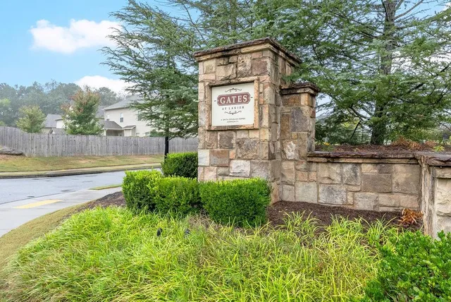 a view of a back yard of the house