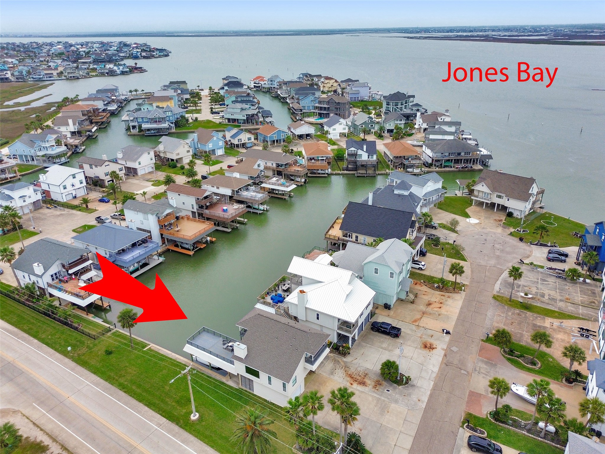 301 Commander Drive Tiki Island, TX 77554 - Photo 33 of 35