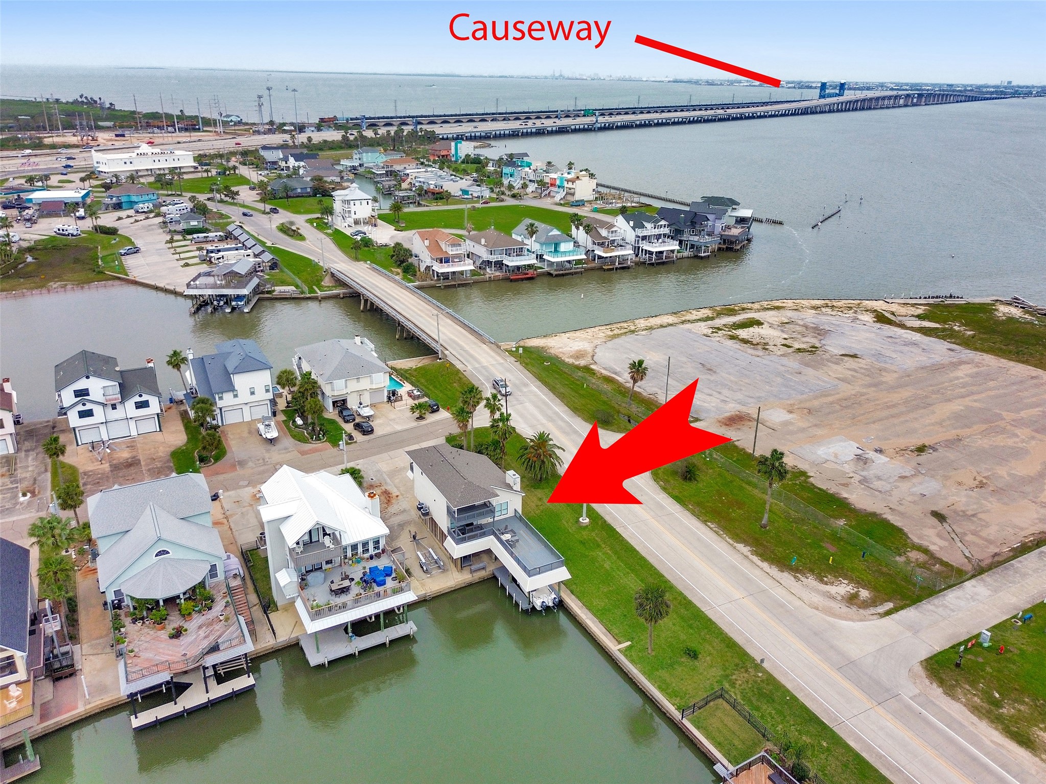301 Commander Drive Tiki Island, TX 77554 - Photo 35 of 35 a view of an ocean from a balcony