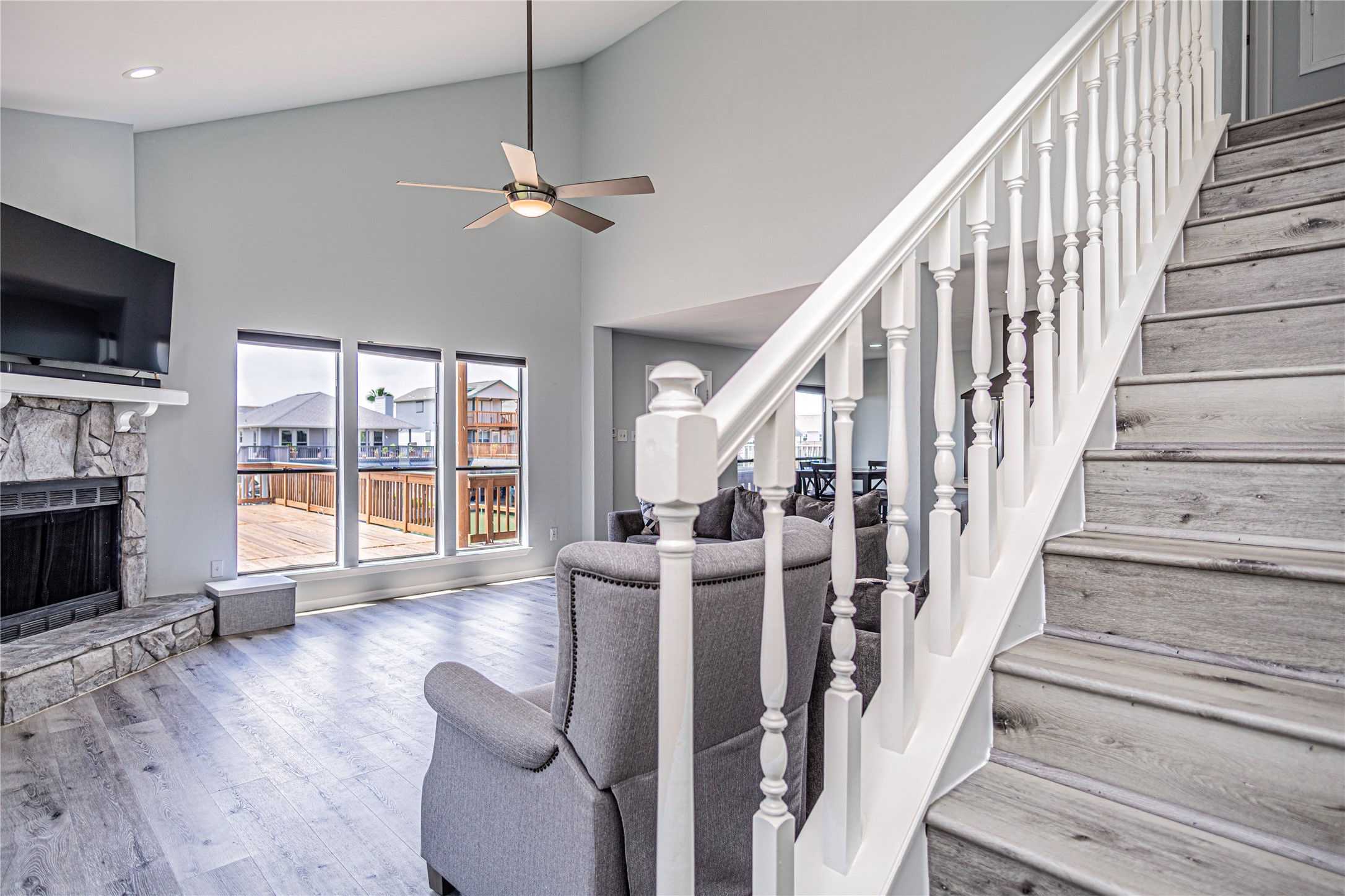 301 Commander Drive Tiki Island, TX 77554 - Photo 8 of 35 a view of entryway and hall with wooden floor