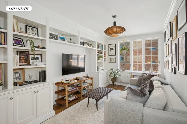 $2,395,000 | 443 West 24th Street, Unit G | Chelsea