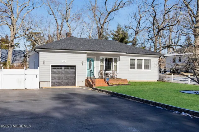 $2,700 | 242 Pennsylvania Avenue, Pine Beach, NJ 08741