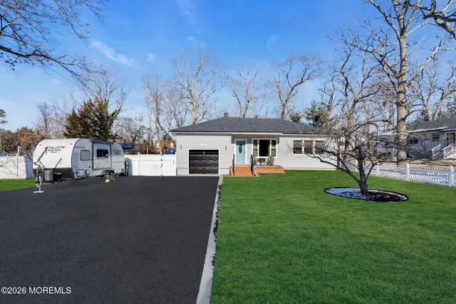 $2,700 | 242 Pennsylvania Avenue, Pine Beach, NJ 08741