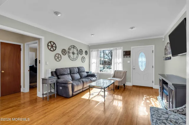 $2,700 | 242 Pennsylvania Avenue, Pine Beach, NJ 08741