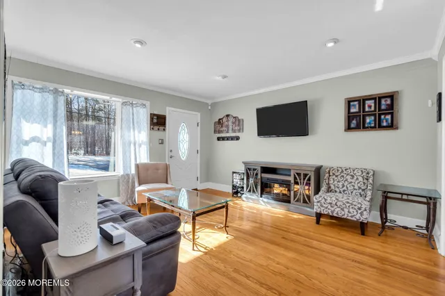 $2,700 | 242 Pennsylvania Avenue, Pine Beach, NJ 08741