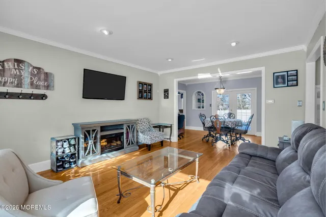 $2,700 | 242 Pennsylvania Avenue, Pine Beach, NJ 08741