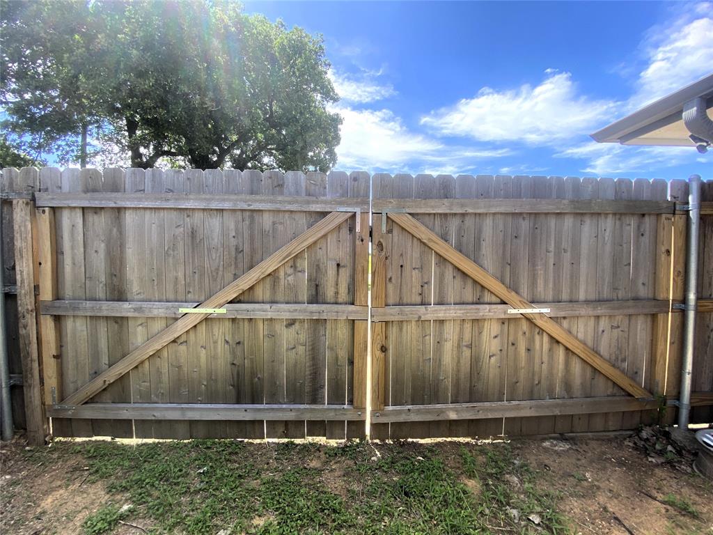 404 Old Mansfield Road Keene, TX 76059 - Photo 29 of 33 Double Gate