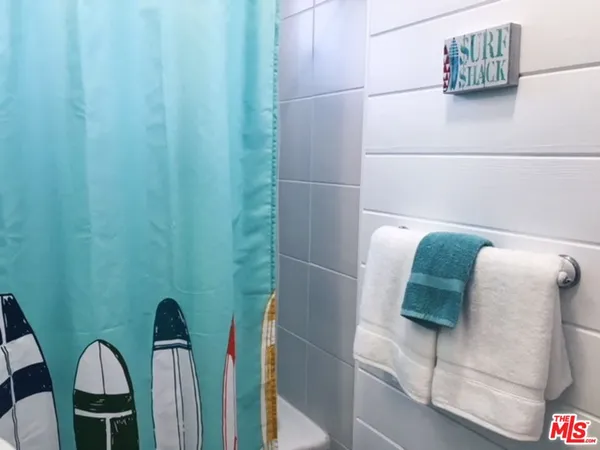 a close view of sink