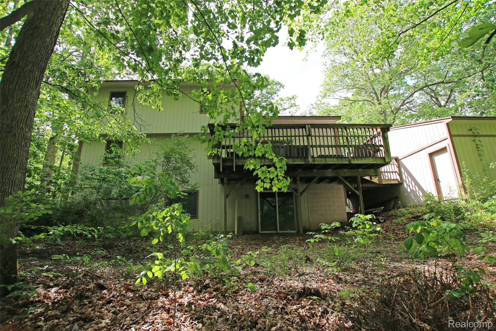310 North Van Road Holly, MI 48442 - Photo 71 of 75 70) Back of the Home.jpg