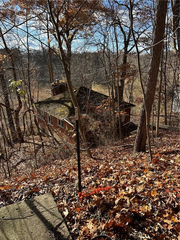 360 Lakewood Gardens Road New Castle, PA 16101 - Photo 1 of 10
