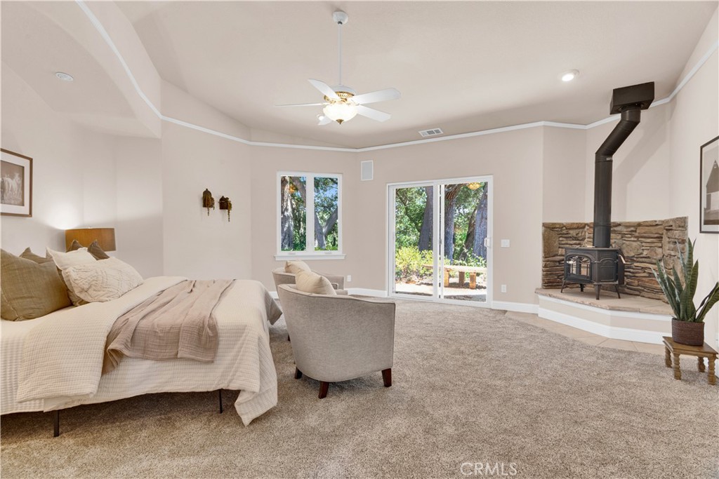 117 Frontier Way Templeton, CA 93465 - Photo 25 of 57 a bed room with a bed and a couch