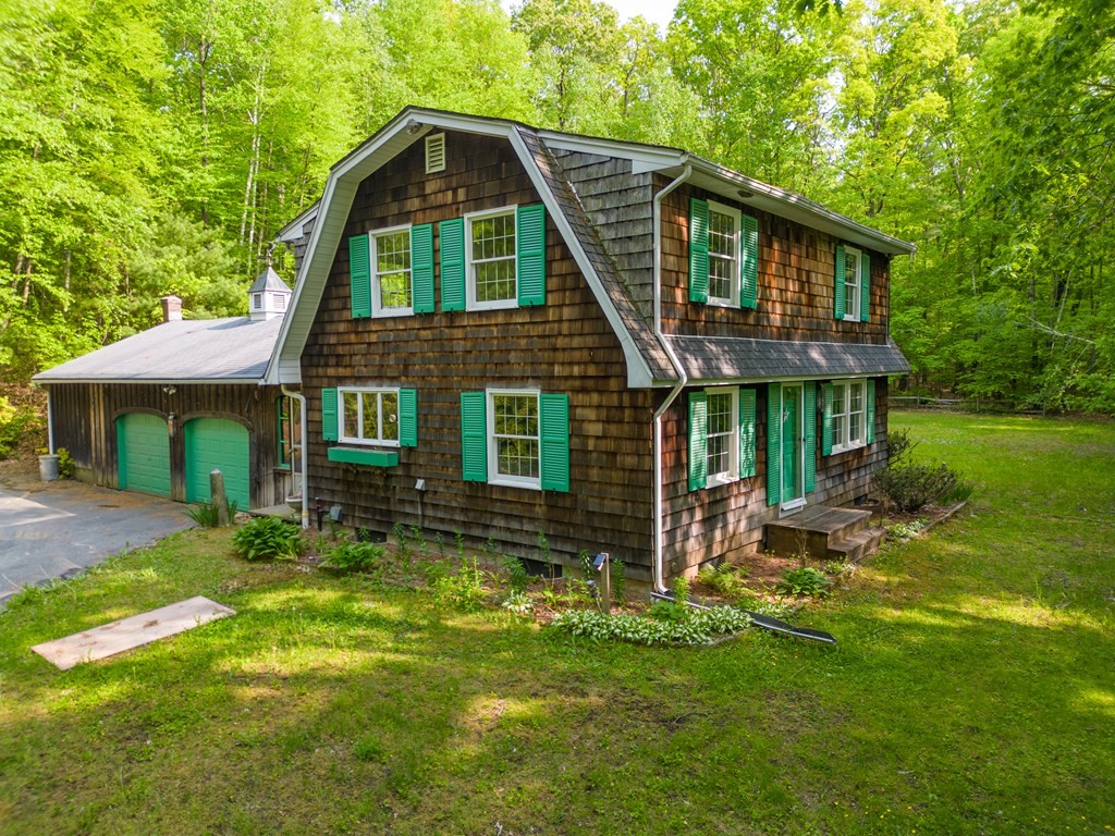44 Davis Road West Brookfield, MA 01585 - Photo 2 of 42 Gallery Image 2