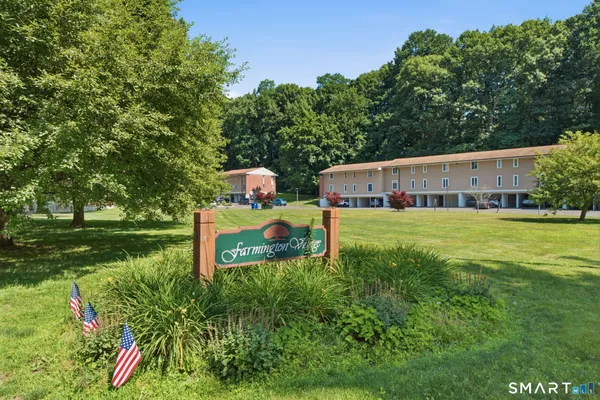 $169,000 | 1660 Farmington Avenue, Unit 12, Farmington, CT 06085