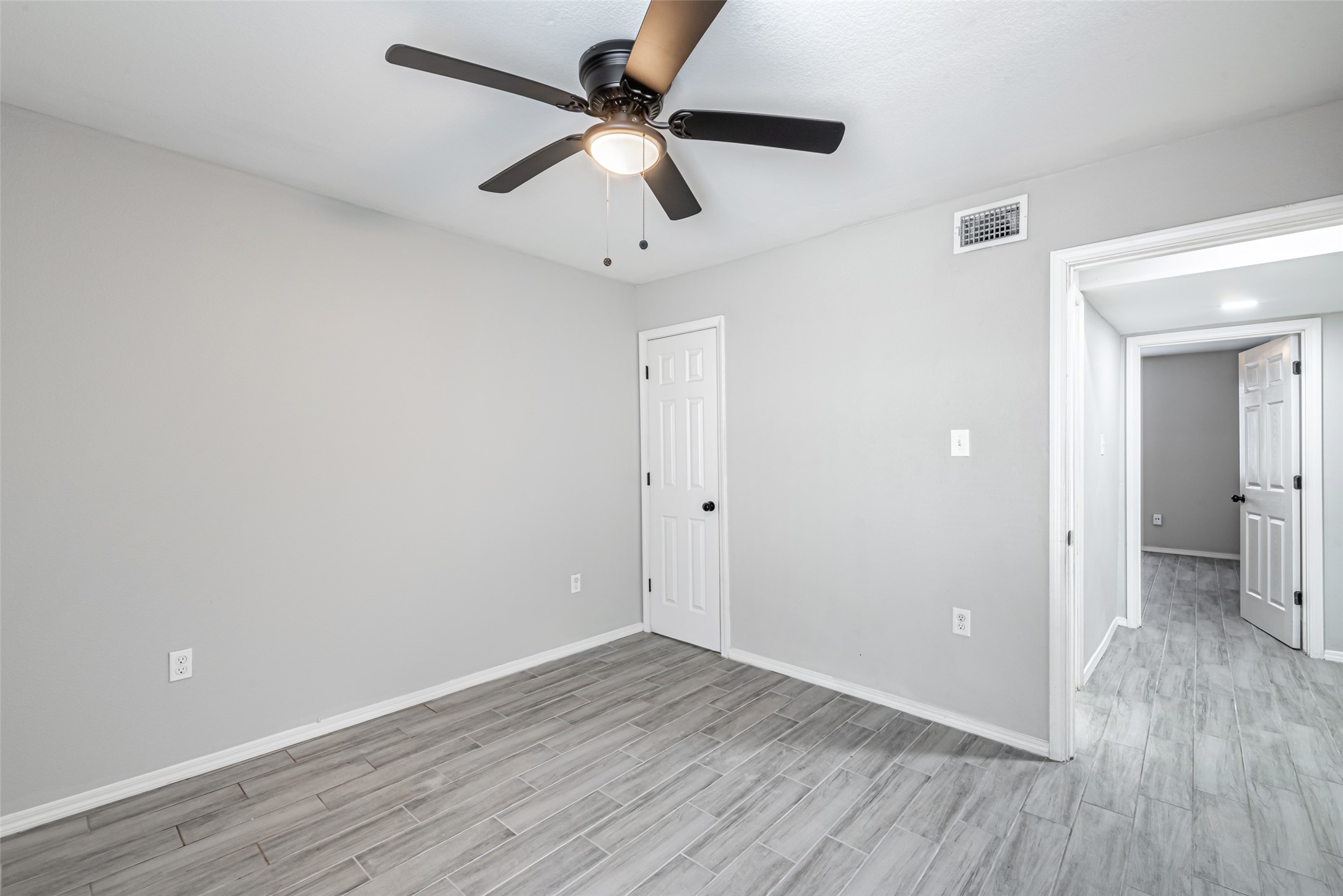 9711 Linkmeadow Lane, Unit 3 Houston, TX 77025 - Photo 16 of 30