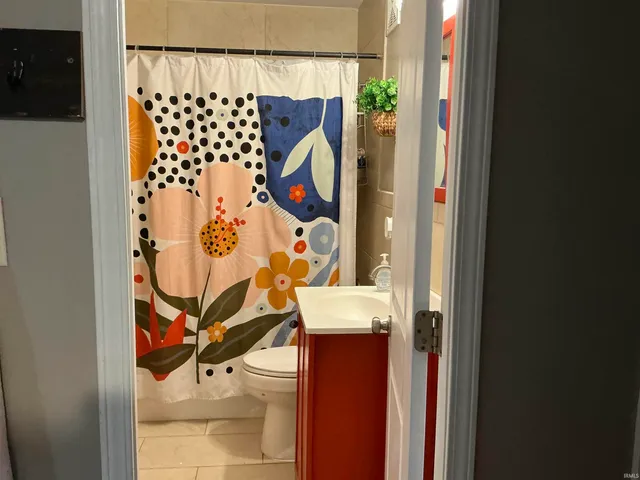 $164,900 | 307 West Mill Road, Evansville, IN 47710