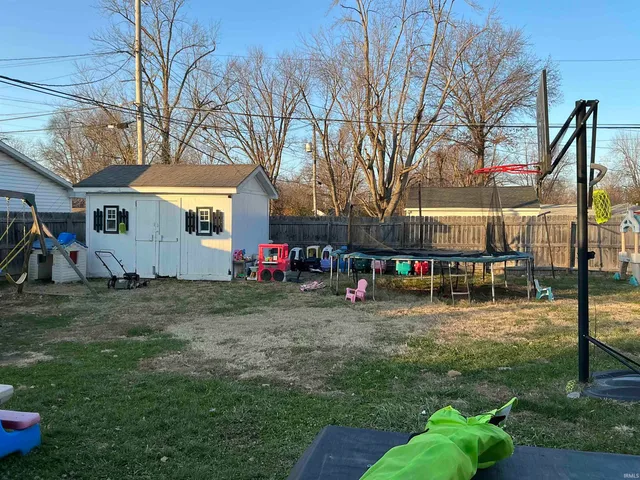 $164,900 | 307 West Mill Road, Evansville, IN 47710